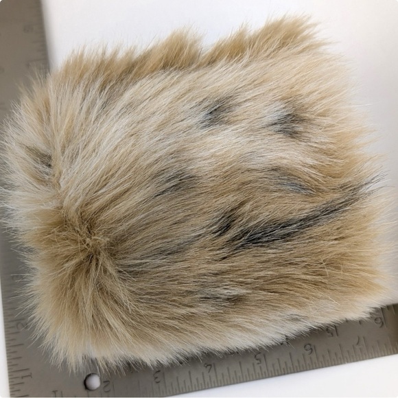 Handmade plush leopard faux fur fluffy detachable cuffs - Picture 2 of 7